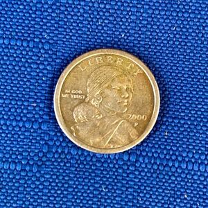 RARE 2000 P SACAGAWEA ONE
DOLLAR US LIBERTY GOLD COLOR
COIN